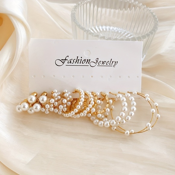 Pearl Radiance Collection: Elegant 6 Pairs Golden Hoop Earrings - Picture 3 of 7